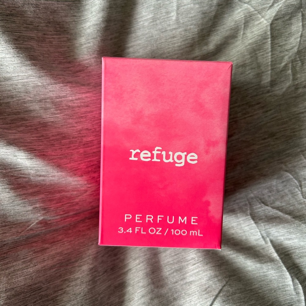 Refuge perfume